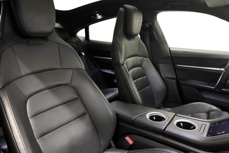 Porsche Taycan vaihtoauto