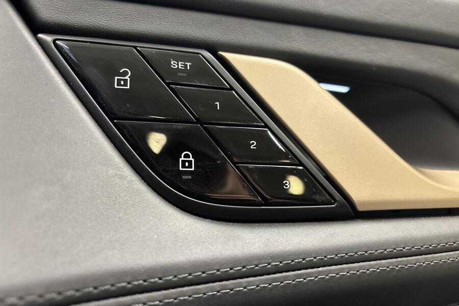 Porsche Taycan vaihtoauto