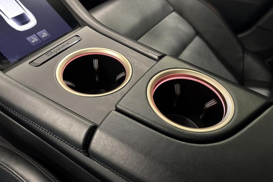 Porsche Taycan vaihtoauto