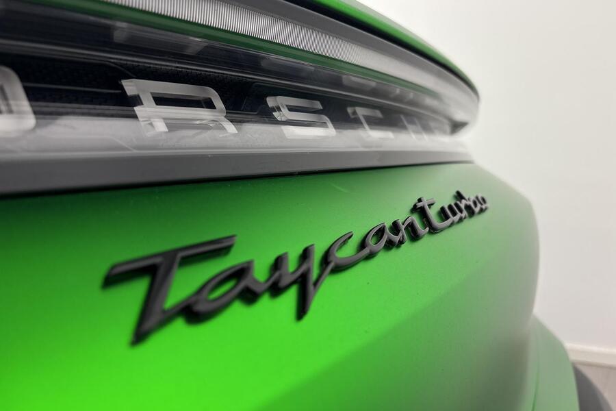 Porsche Taycan vaihtoauto