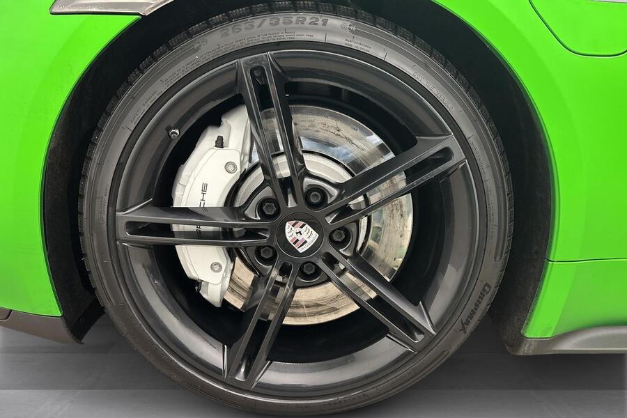 Porsche Taycan vaihtoauto