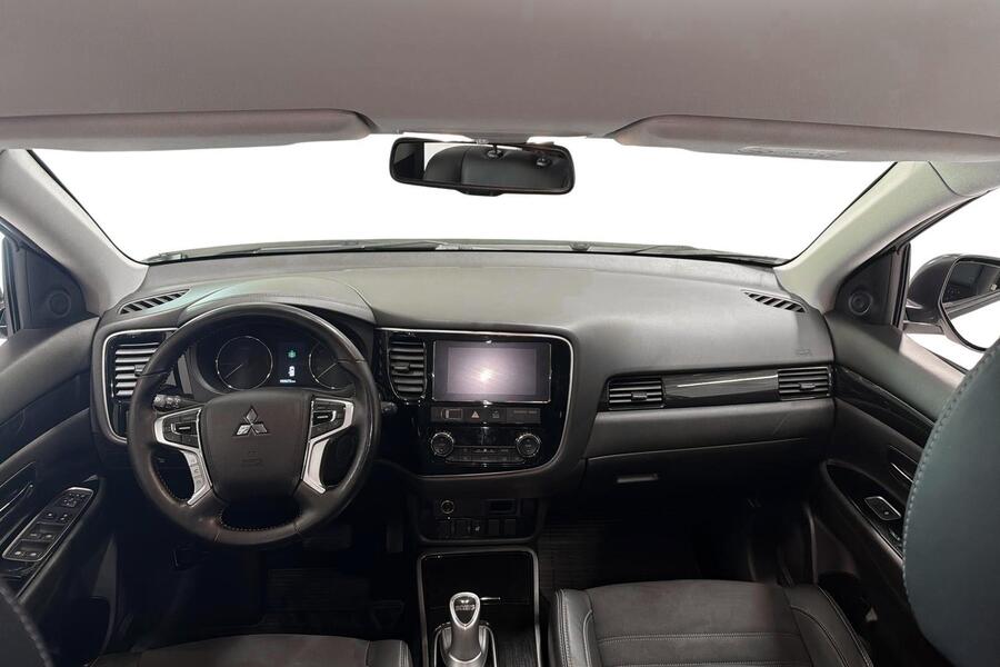 Mitsubishi Outlander PHEV vaihtoauto
