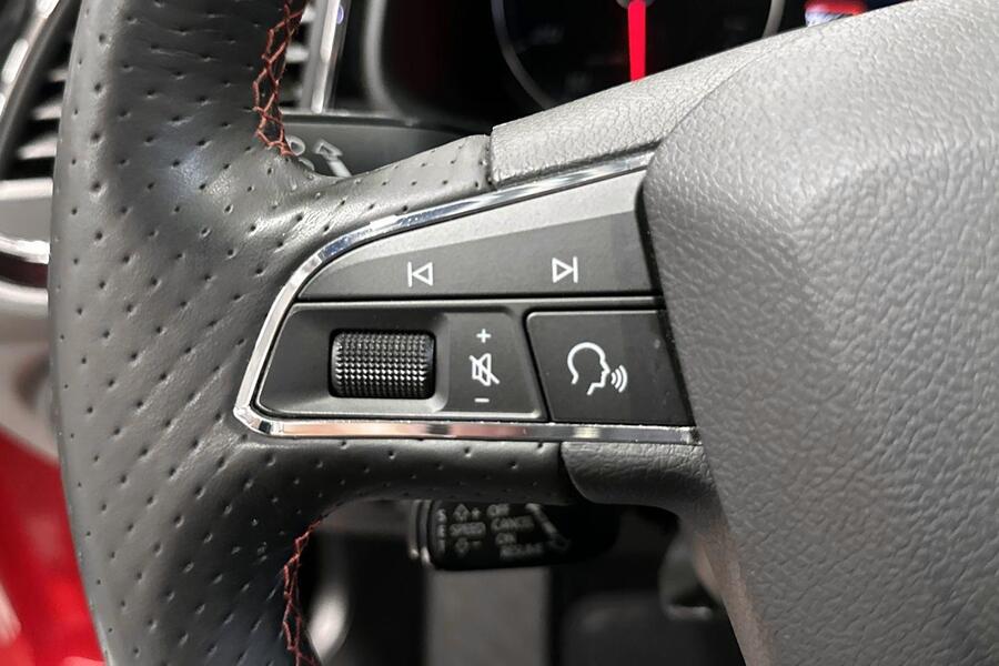 SEAT Leon Sportstourer vaihtoauto