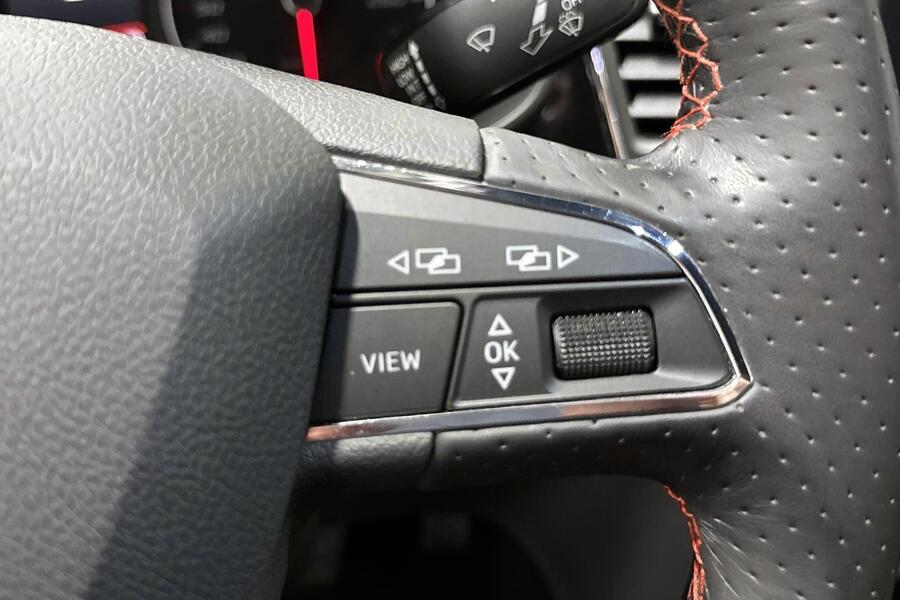 SEAT Leon Sportstourer vaihtoauto