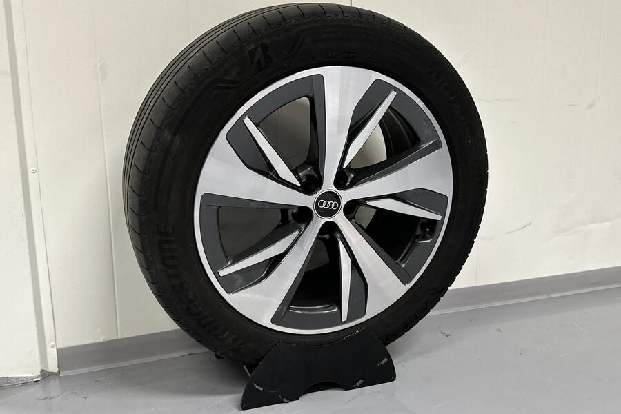 Audi Q8 e-tron vaihtoauto