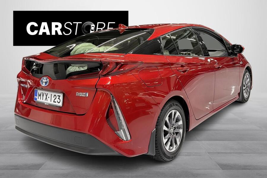 Toyota Prius Plug-in vaihtoauto