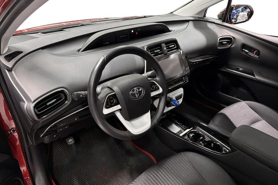 Toyota Prius Plug-in vaihtoauto