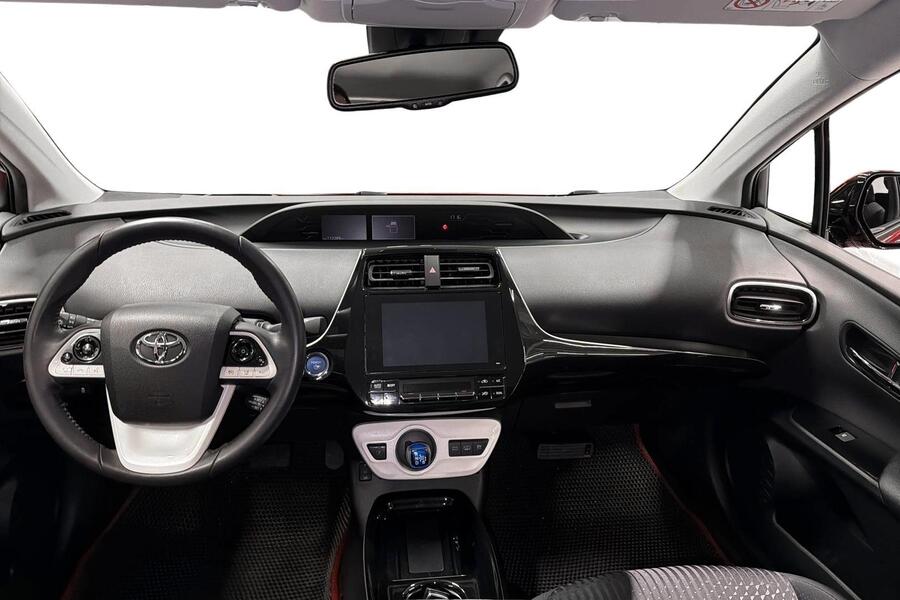 Toyota Prius Plug-in vaihtoauto