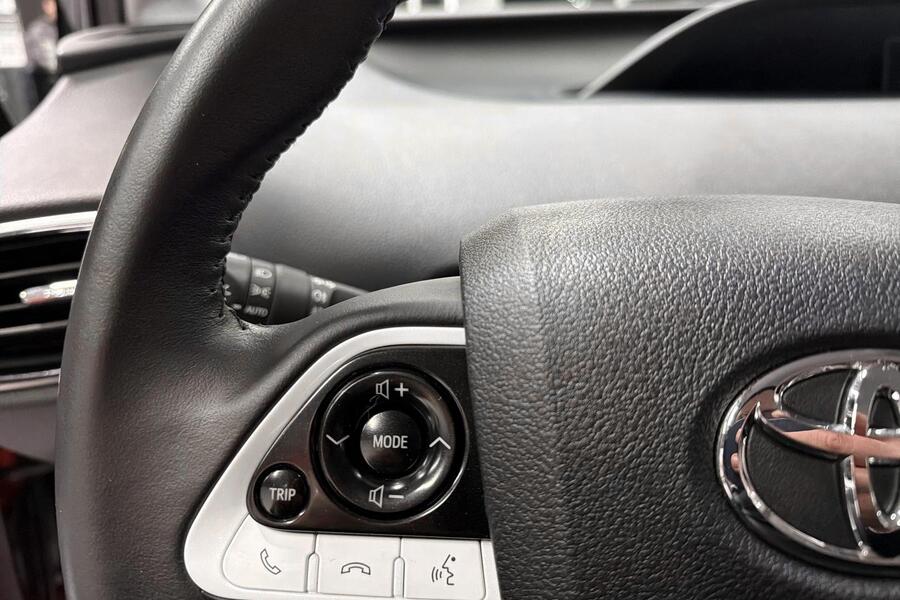 Toyota Prius Plug-in vaihtoauto