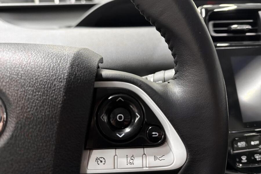 Toyota Prius Plug-in vaihtoauto