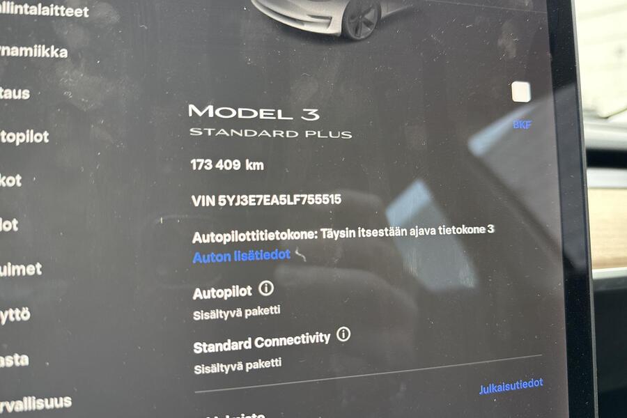Tesla Model 3 vaihtoauto