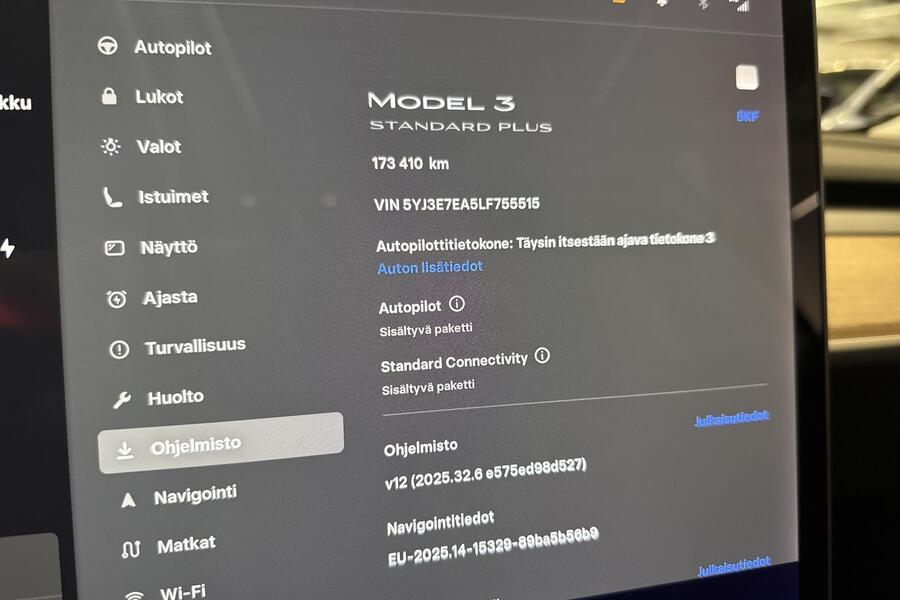 Tesla Model 3 vaihtoauto