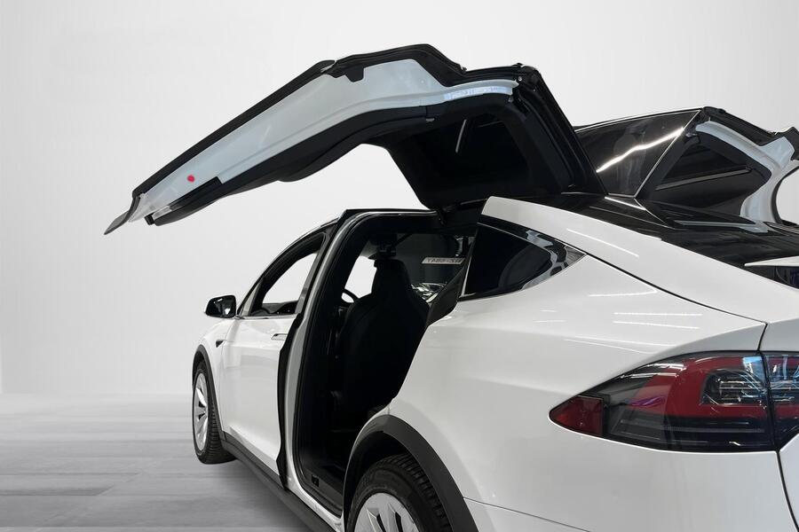 Tesla Model X vaihtoauto