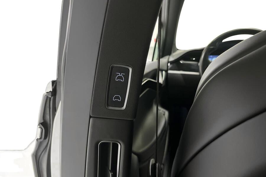 Tesla Model X vaihtoauto