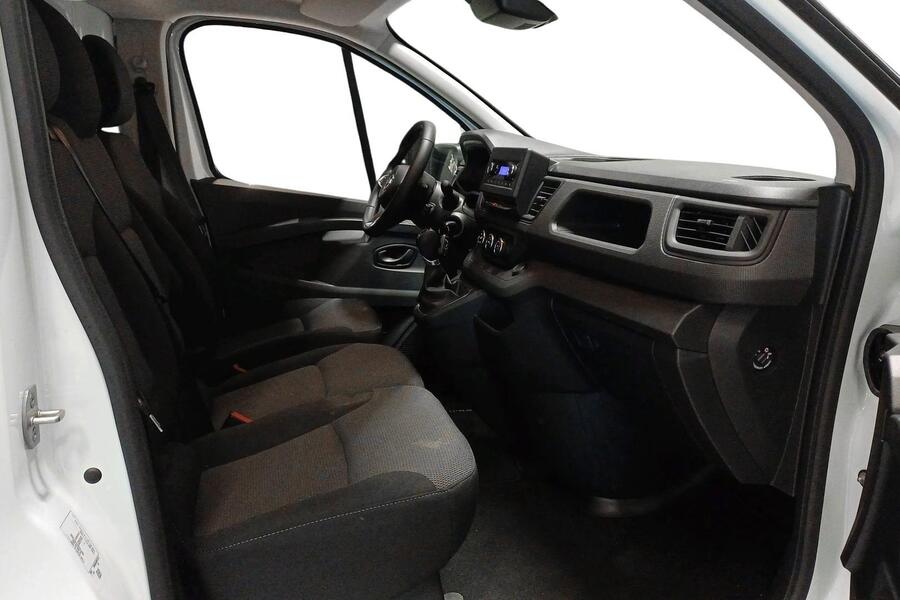 Nissan Primastar vaihtoauto