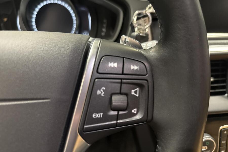 Volvo V40 Cross Country vaihtoauto