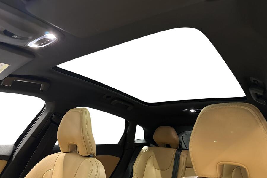 Volvo V40 Cross Country vaihtoauto