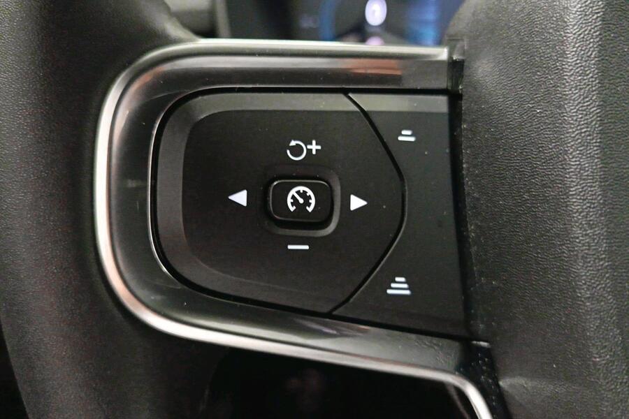 Volvo EX40 vaihtoauto