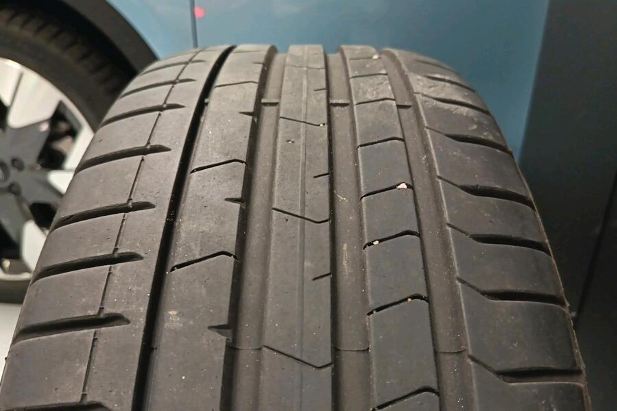 Volvo EX40 vaihtoauto