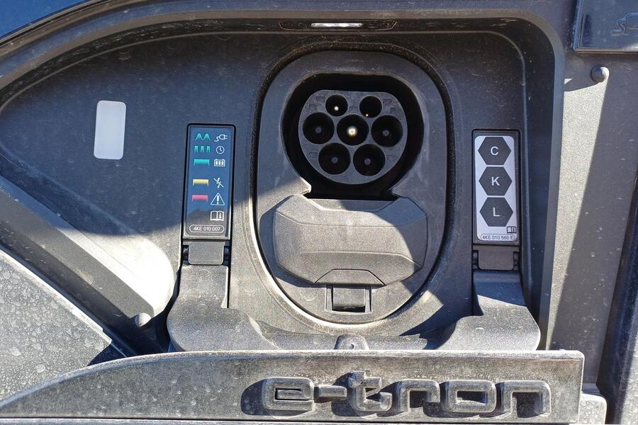 Audi Q8 e-tron vaihtoauto