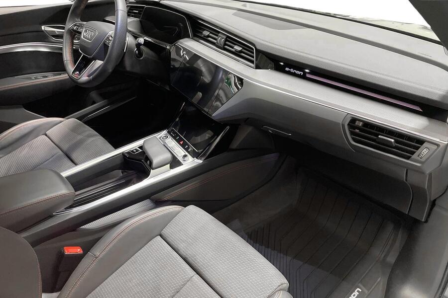 Audi Q8 e-tron vaihtoauto