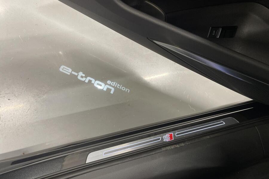 Audi Q8 e-tron vaihtoauto