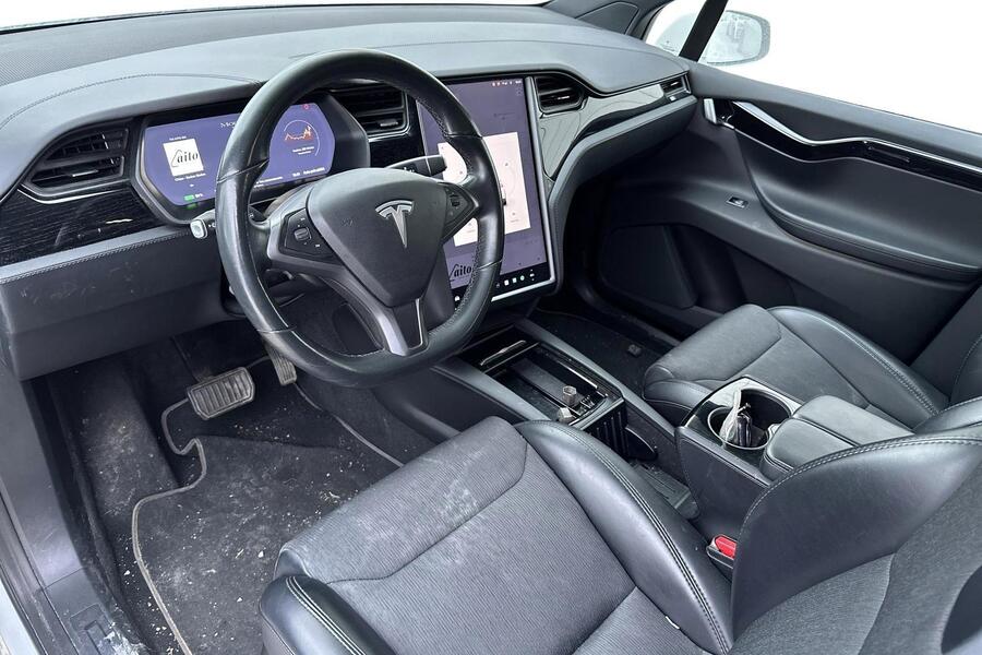 Tesla Model X vaihtoauto