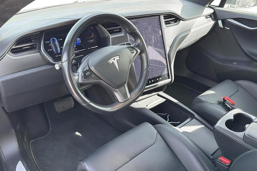 Tesla Model S vaihtoauto