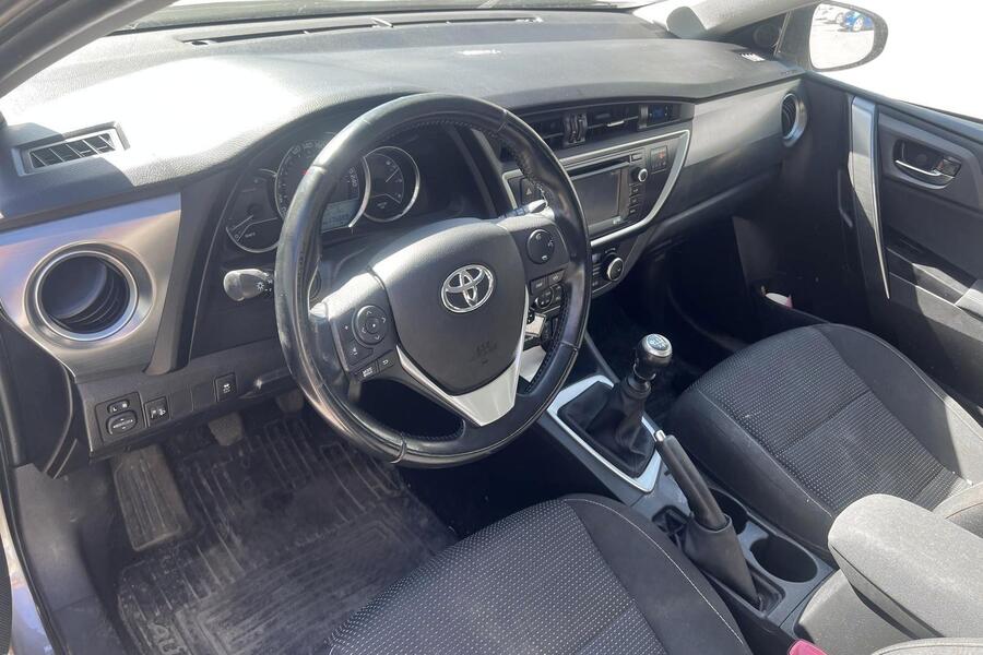 Toyota Auris vaihtoauto