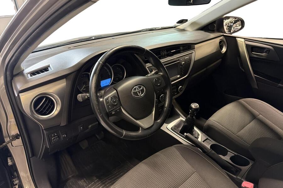 Toyota Auris vaihtoauto