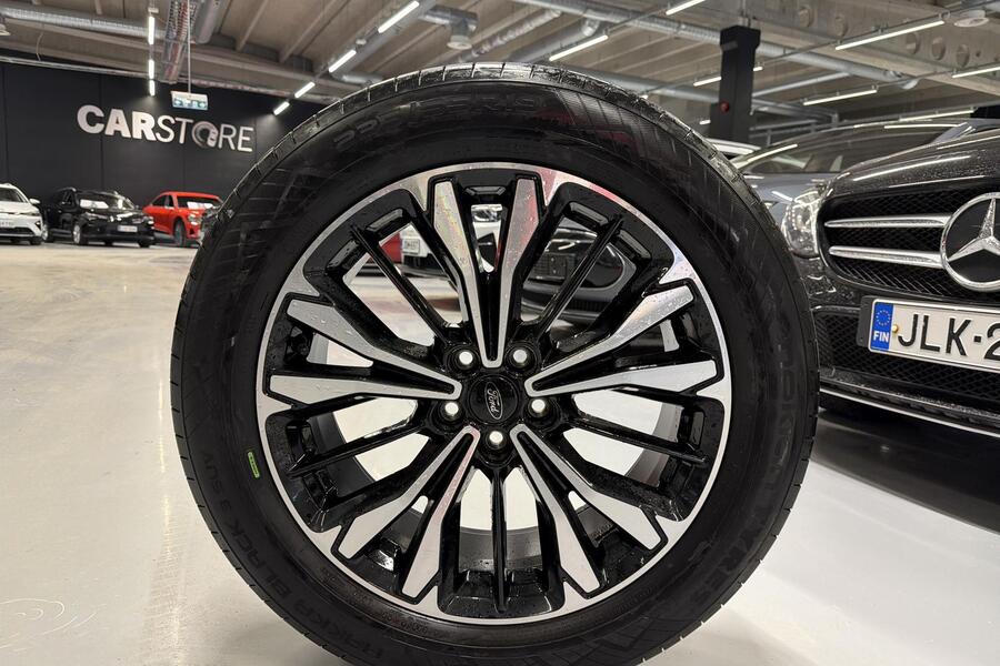 Ford Kuga vaihtoauto