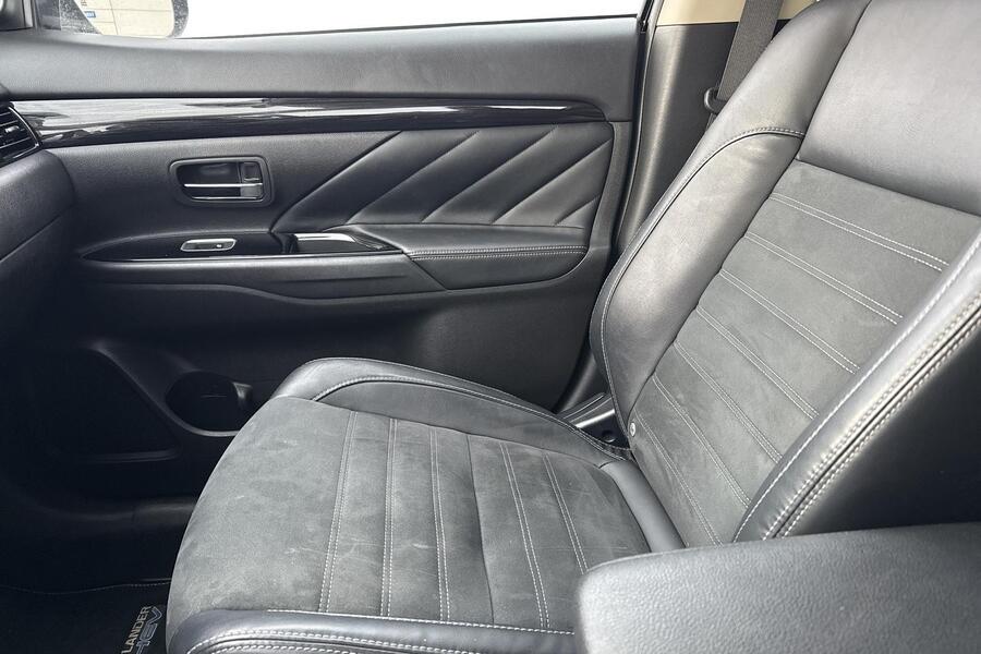 Mitsubishi Outlander PHEV vaihtoauto