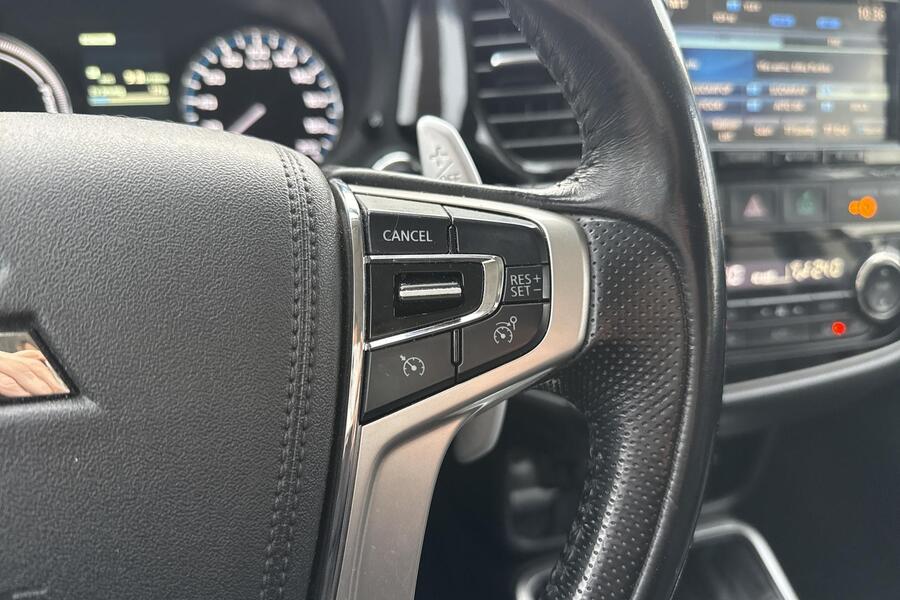 Mitsubishi Outlander PHEV vaihtoauto