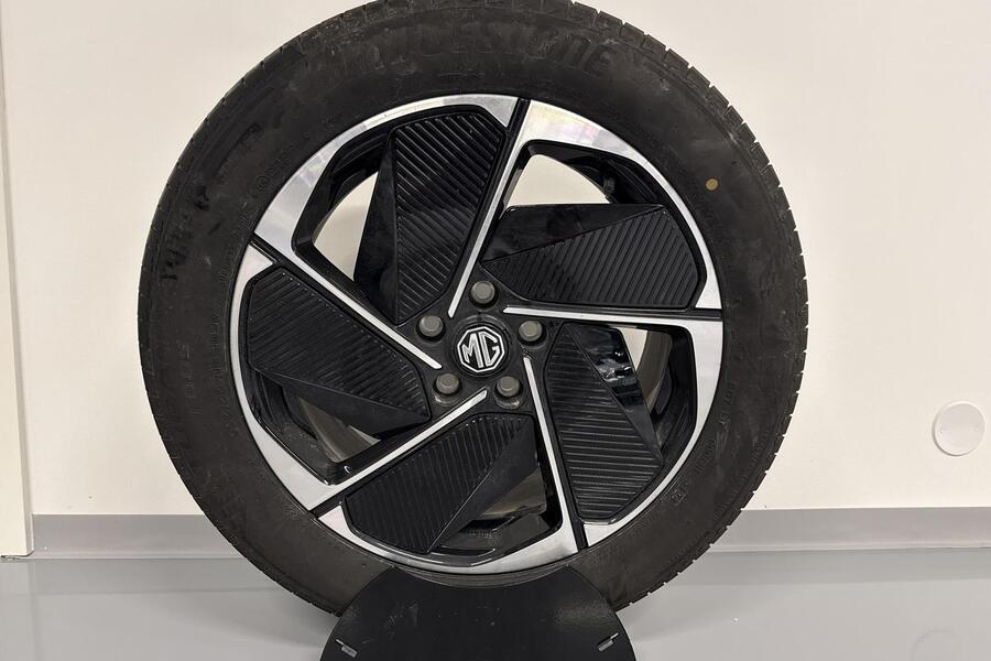 MG MGS5 EV vaihtoauto