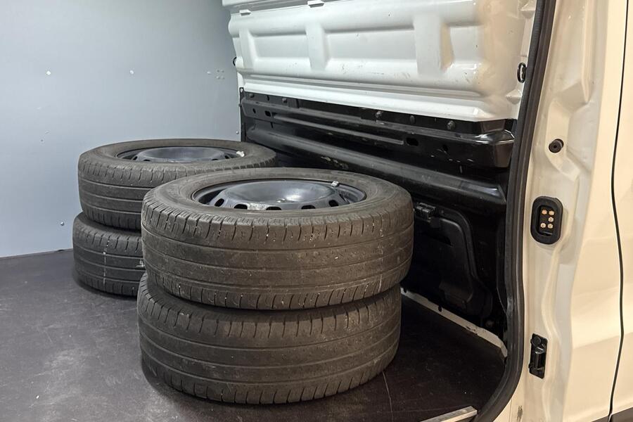 Nissan NV300 vaihtoauto