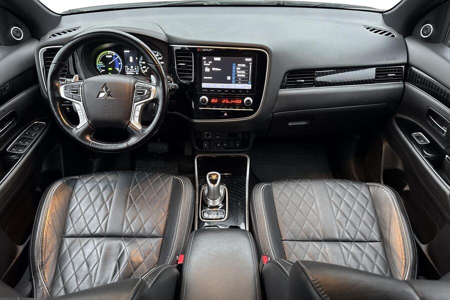 Mitsubishi Outlander PHEV vaihtoauto