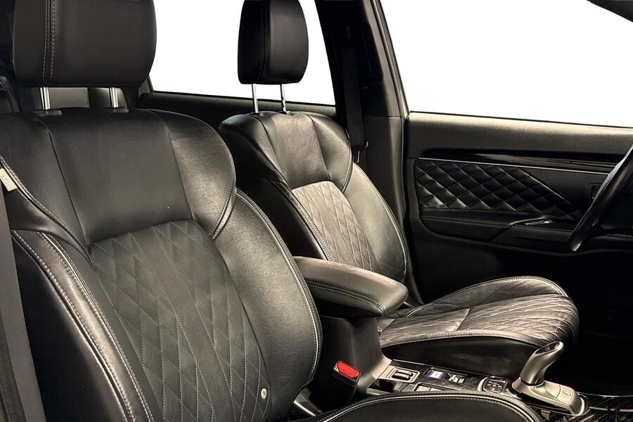 Mitsubishi Outlander PHEV vaihtoauto