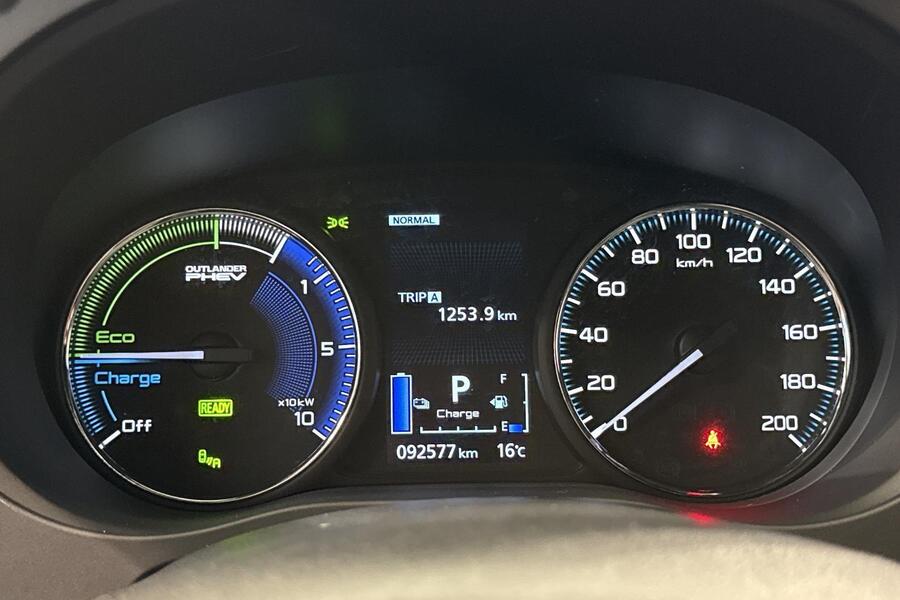 Mitsubishi Outlander PHEV vaihtoauto