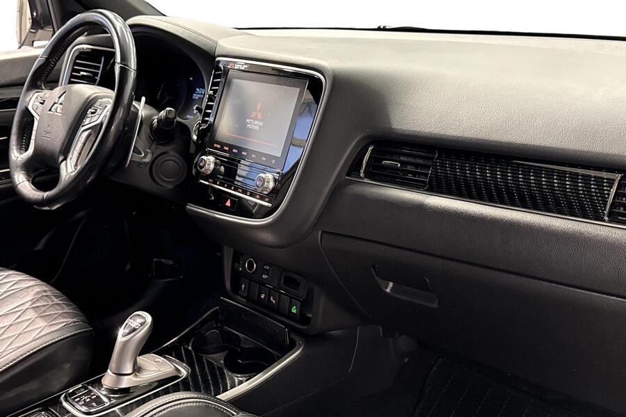 Mitsubishi Outlander PHEV vaihtoauto