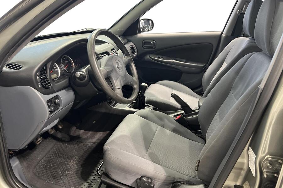 Nissan Almera vaihtoauto