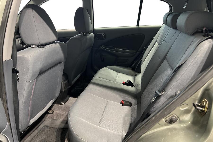 Nissan Almera vaihtoauto