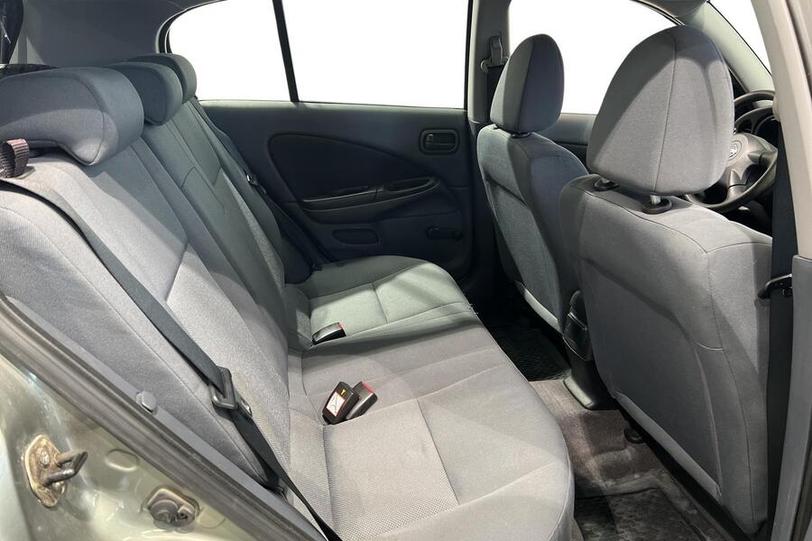 Nissan Almera vaihtoauto