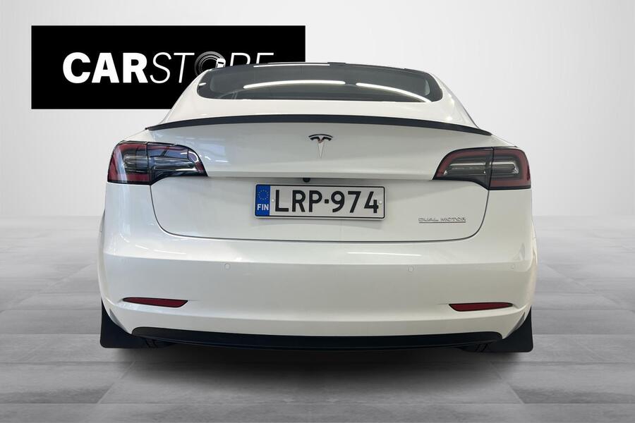 Tesla Model 3 vaihtoauto