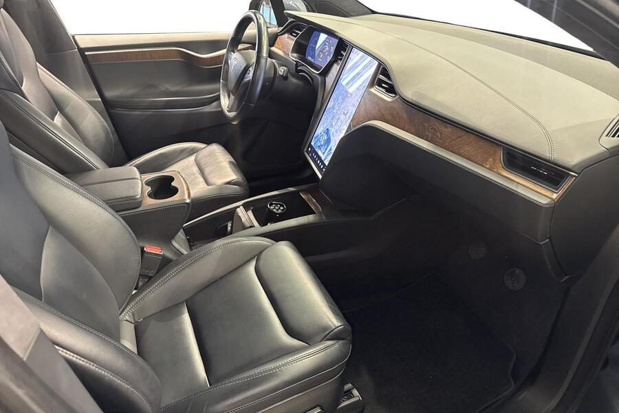 Tesla Model X vaihtoauto