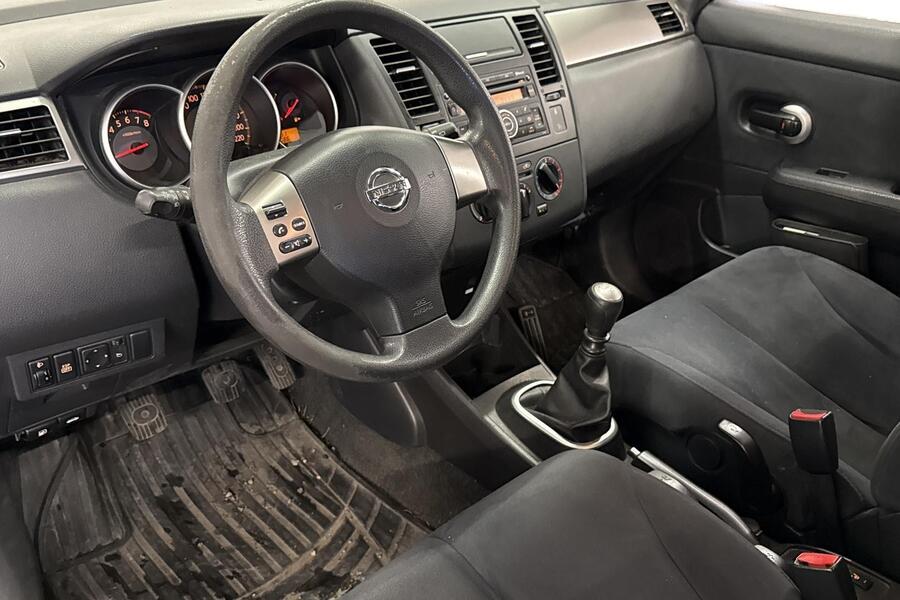 Nissan Tiida vaihtoauto