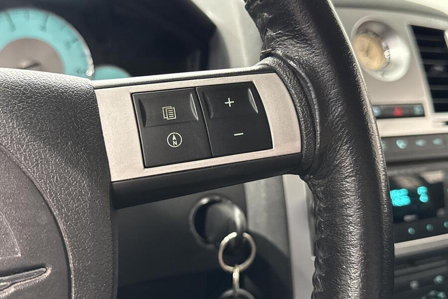 Chrysler 300C vaihtoauto