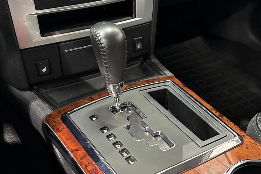 Chrysler 300C vaihtoauto