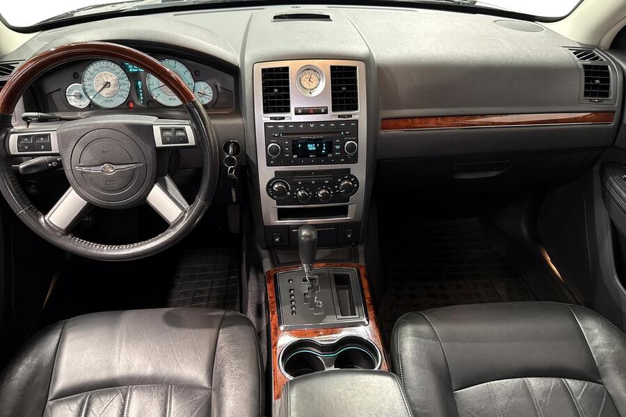 Chrysler 300C vaihtoauto