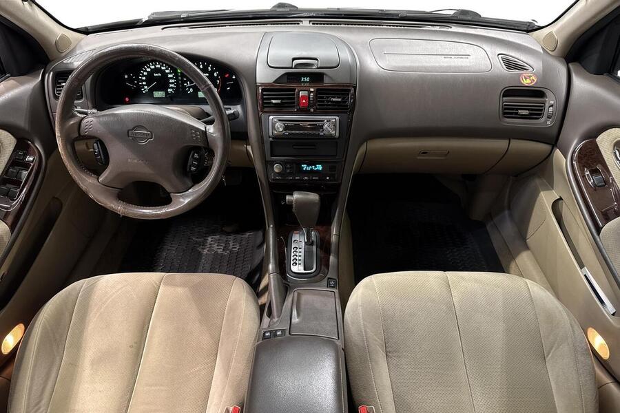 Nissan Maxima vaihtoauto