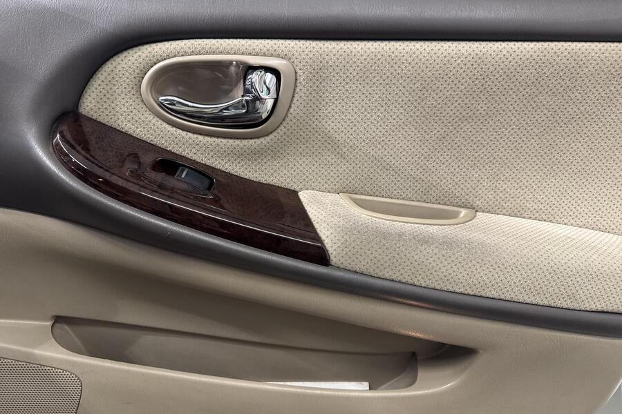 Nissan Maxima vaihtoauto